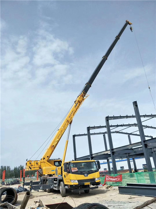 仪陇县超高层建筑钢结构吊装案例